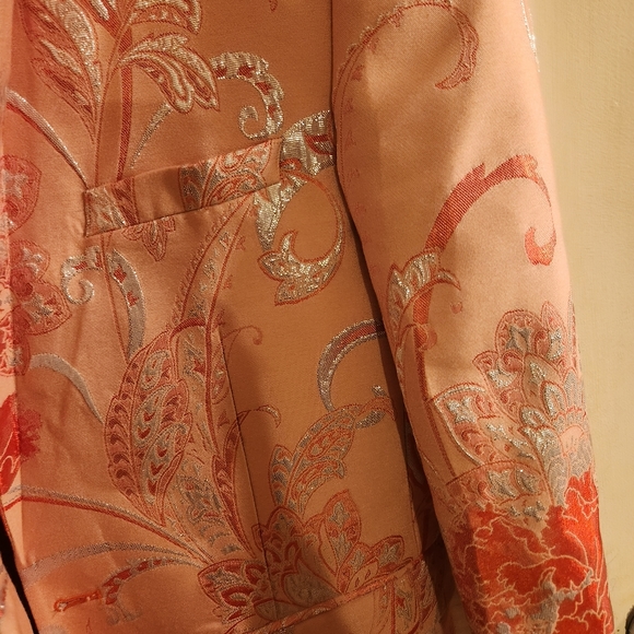 24 Unique Blazer satin with silver detailing p2p 18 - Picture 3 of 7